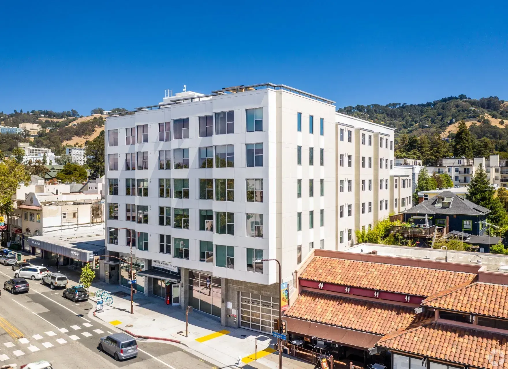 Panoramic Berkeley Building photo showing the building during daytime
