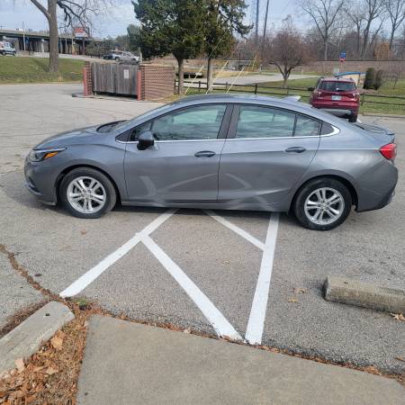 2018 CHEVTOLET CRUSE LT - image 2