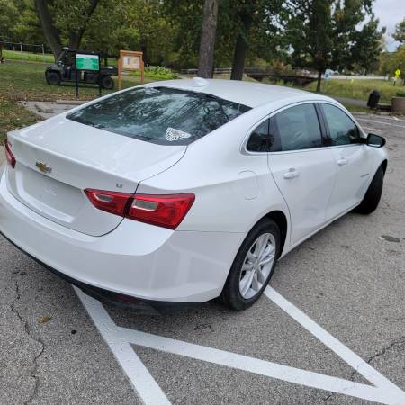 2017 CHEVROLET MALIBU LT - image 3