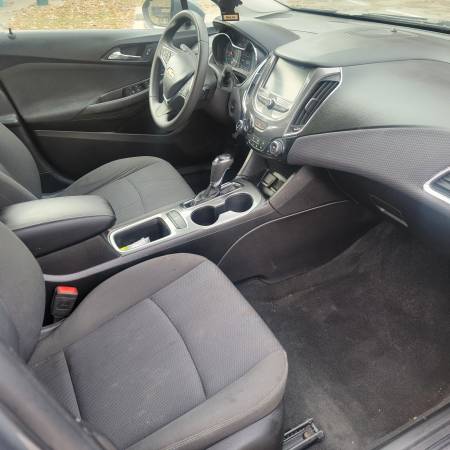 2018 CHEVTOLET CRUSE LT - image 10