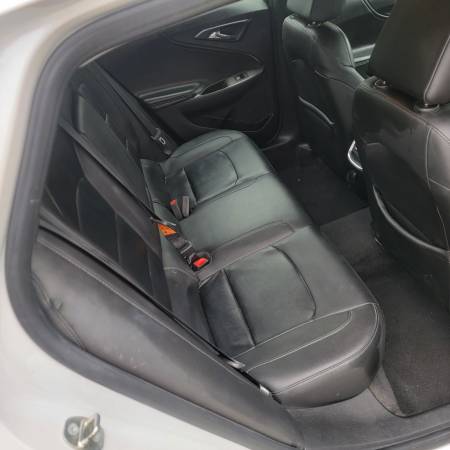 2017 CHEVROLET MALIBU LT - image 7