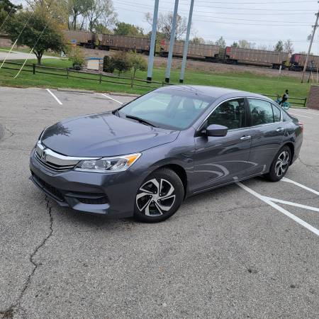 2017 HONDA ACCORD LX - image 6