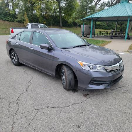 2017 HONDA ACCORD LX - image 9