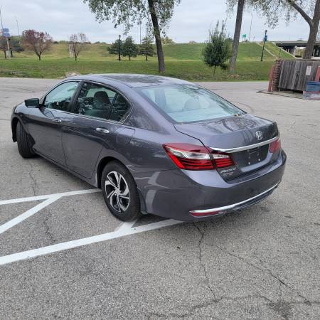 2017 HONDA ACCORD LX - image 7