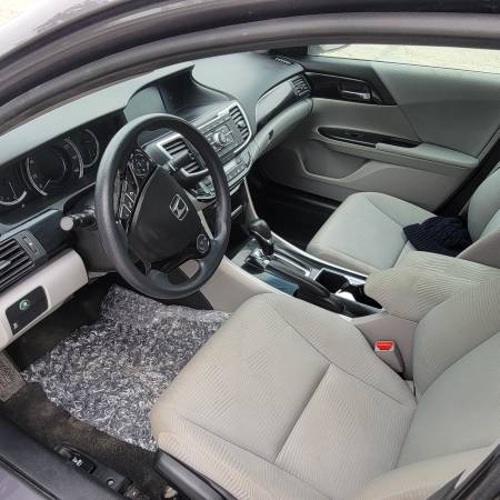 2017 HONDA ACCORD LX - image 8