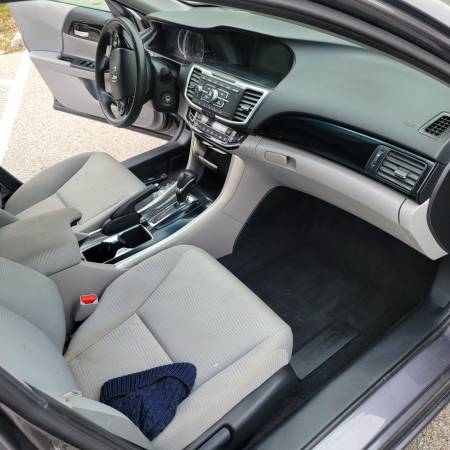 2017 HONDA ACCORD LX - image 5