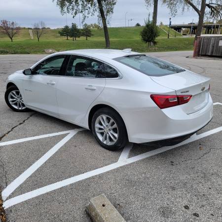 2017 CHEVROLET MALIBU LT - image 8