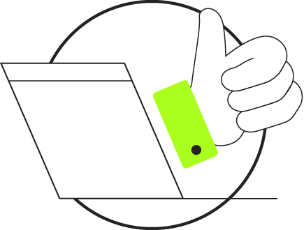 Uma mão está fazendo sinal de positivo na frente de um laptop.