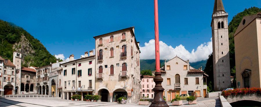 Piazza Flaminio a Vittorio Veneto, centro storico vicino a Casa Pannella