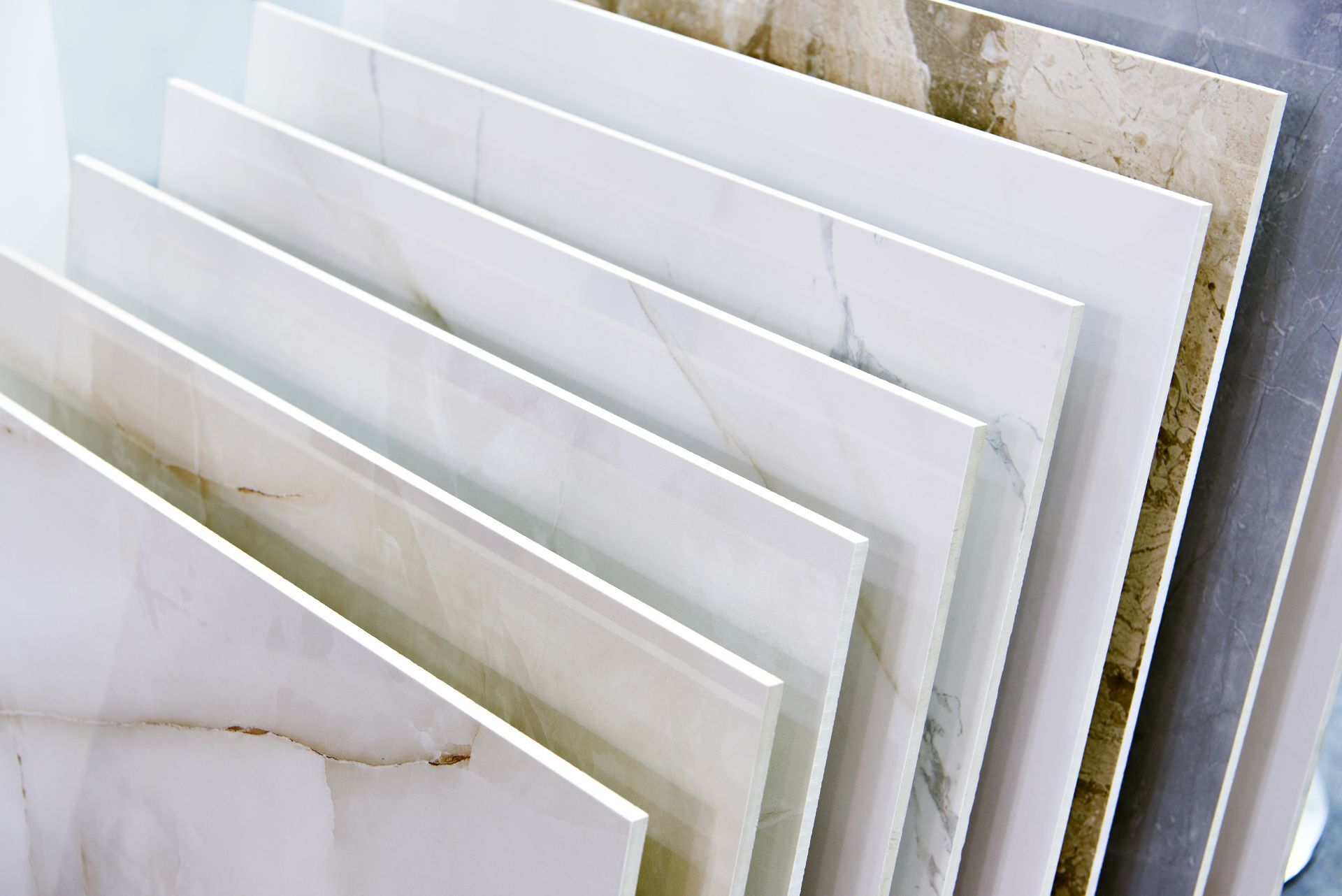 Materiale per rivestimenti in ceramica