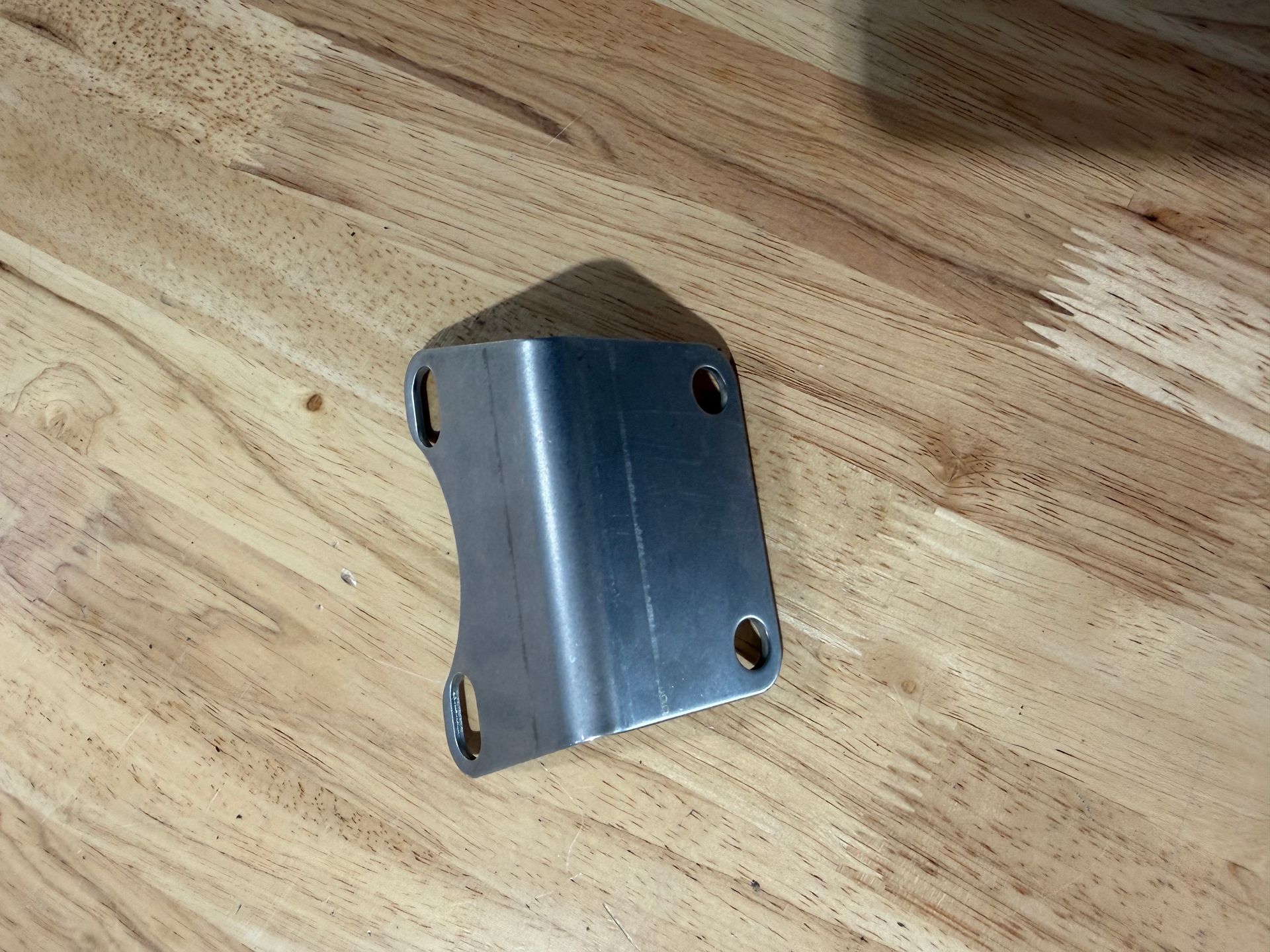 90 DEGREE MOUNTING BRACKET