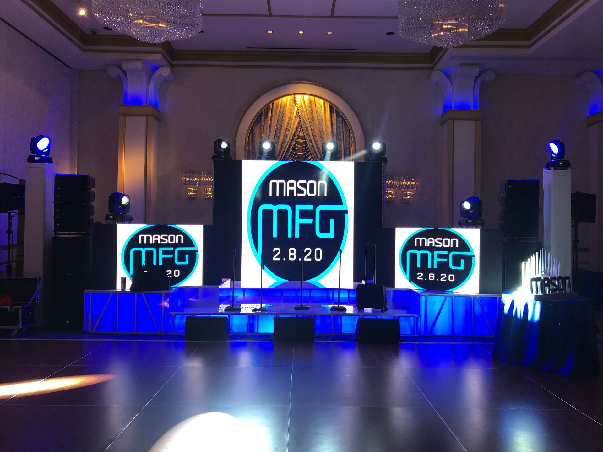 LED Video Wall and A large room with a mason mfg sign on the wall