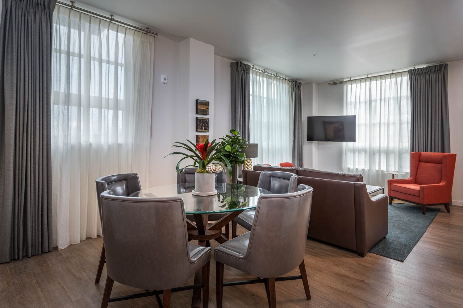 photo of furnished dining area