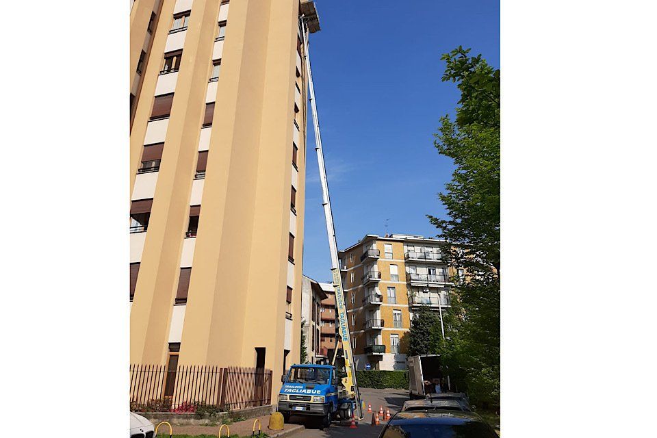 Trasloco con noleggio piattaforma aerea Como
