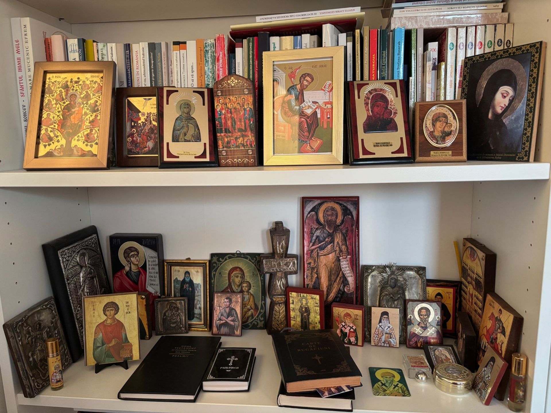 Fotografie cu iconostas