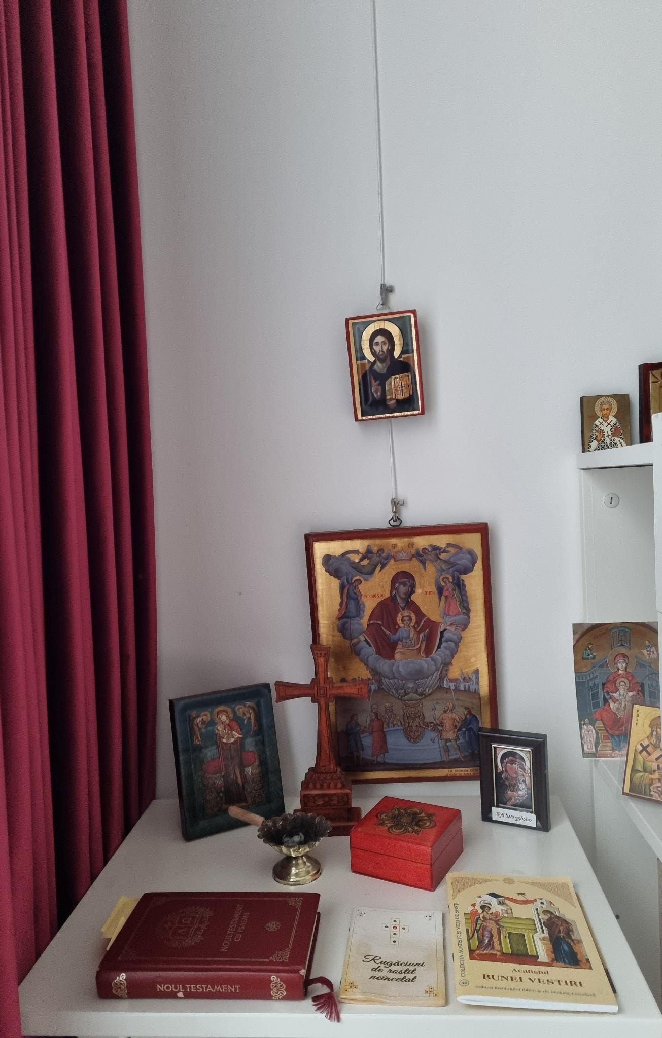 Fotografie cu iconostas