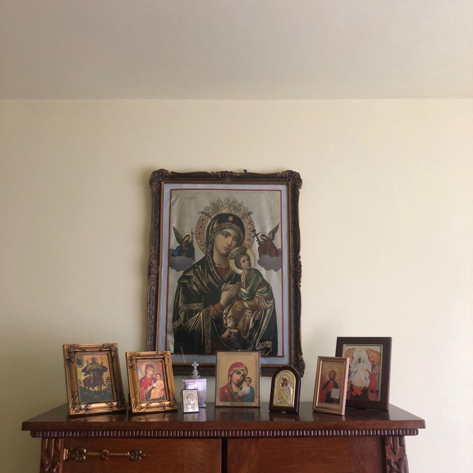 Fotografie cu iconostas