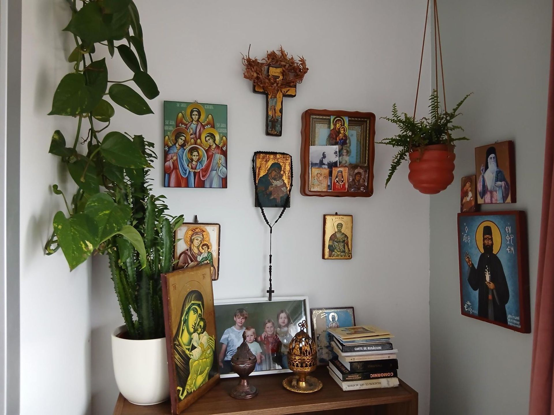 Fotografie cu iconostas