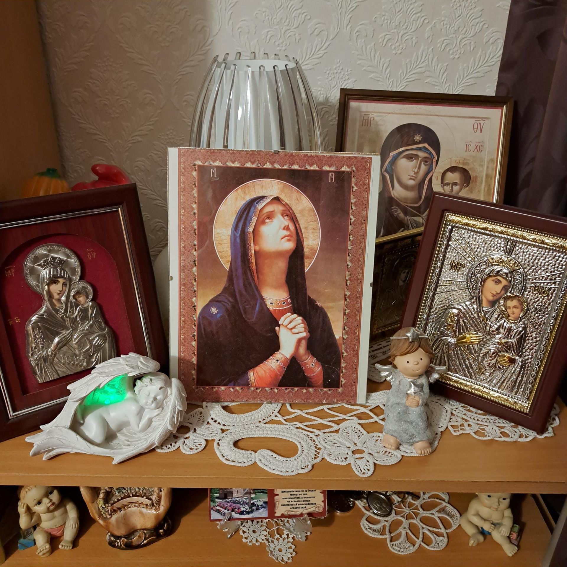 Fotografie cu iconostas