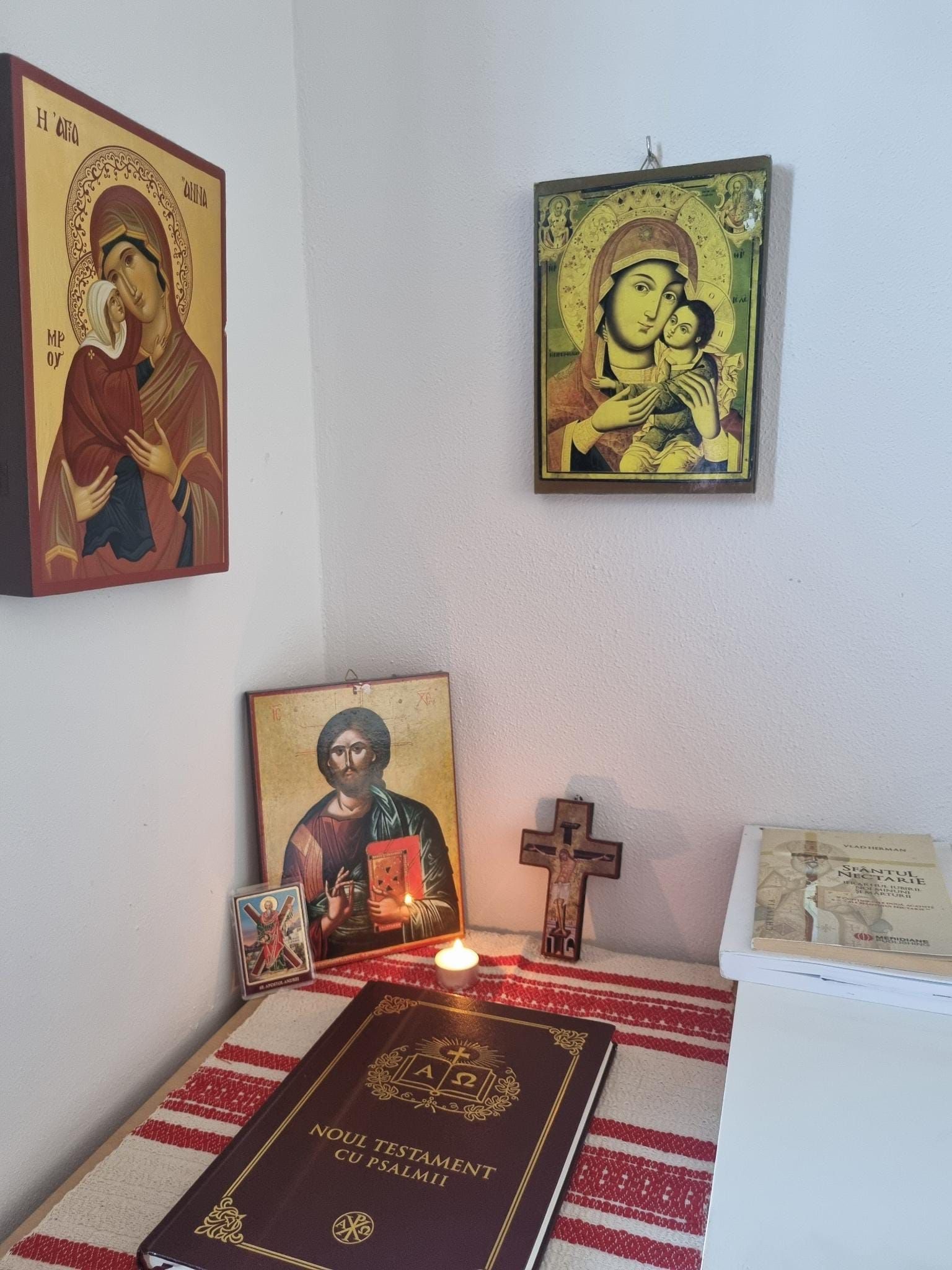Fotografie cu iconostas