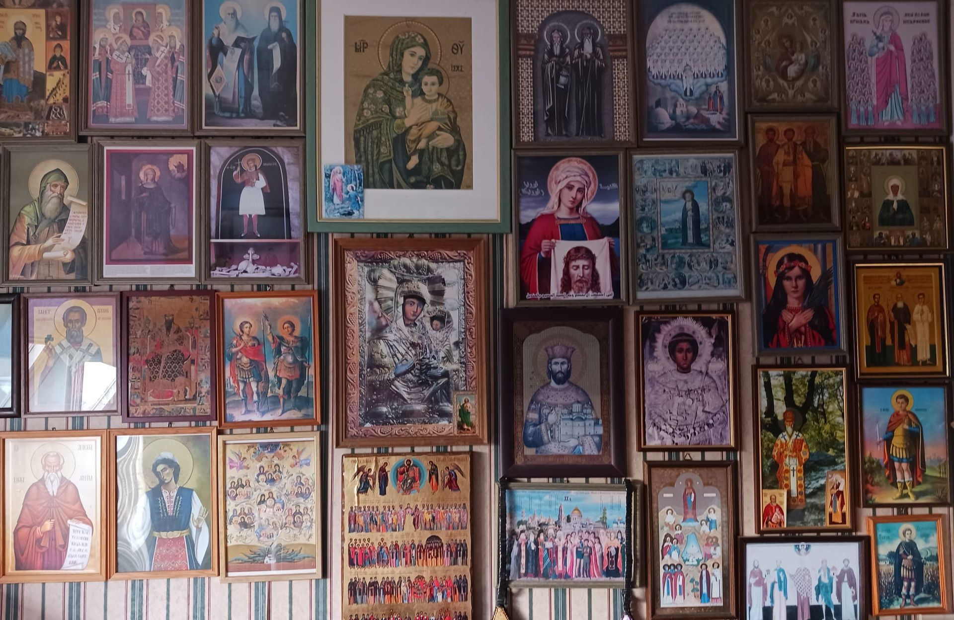 Fotografie cu iconostas