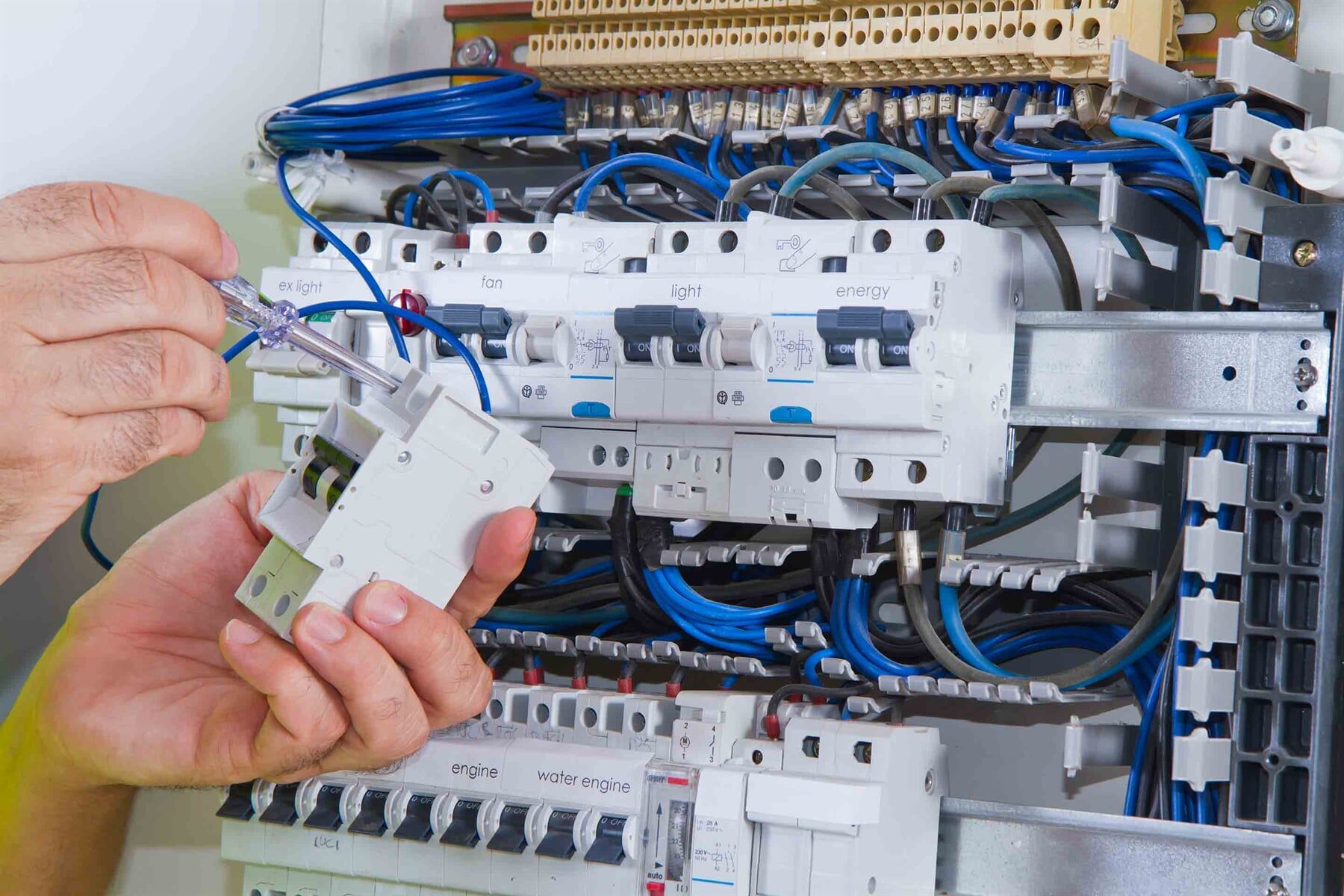 STEVE'S ELECTRIX: RELIABLE AIR CONDITIONING SERVICES IN ALICE SPRINGS