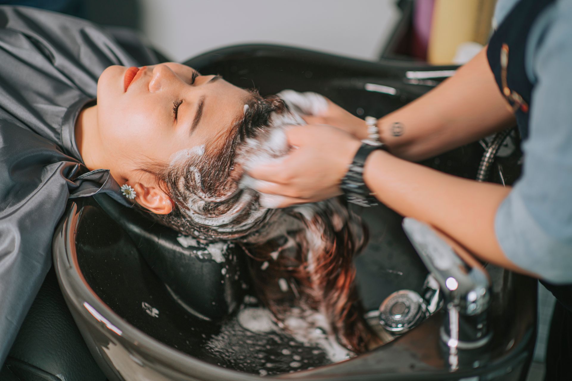 Wash and Conditioner —  Racine Wisconsin — Aponi Salon