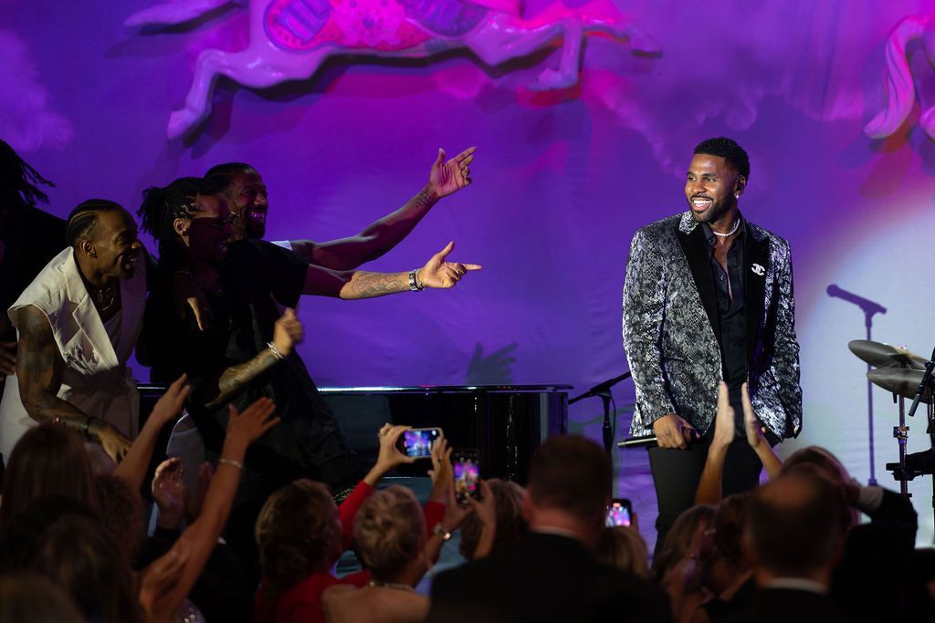 Performer Jason Derulo on stage with his dancers at the 2024 Carousel of Hope.