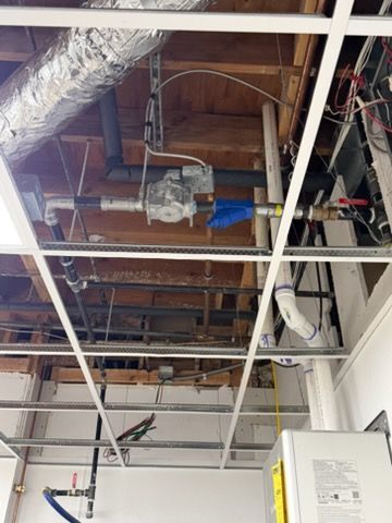 pipe burst who to call
