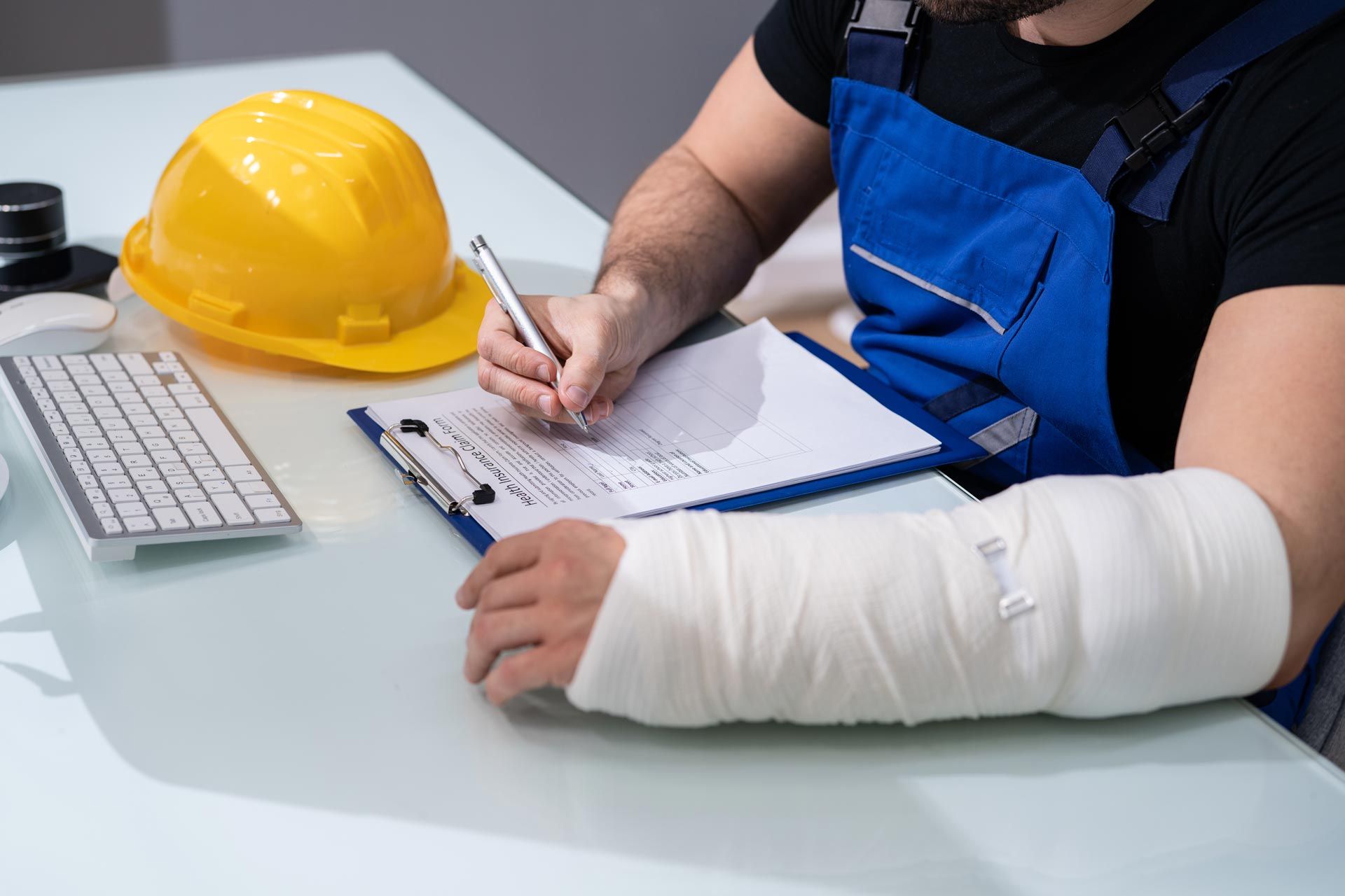 Injured construction worker filing a workers' comp claim Injured construction worker filing a workers' comp claim