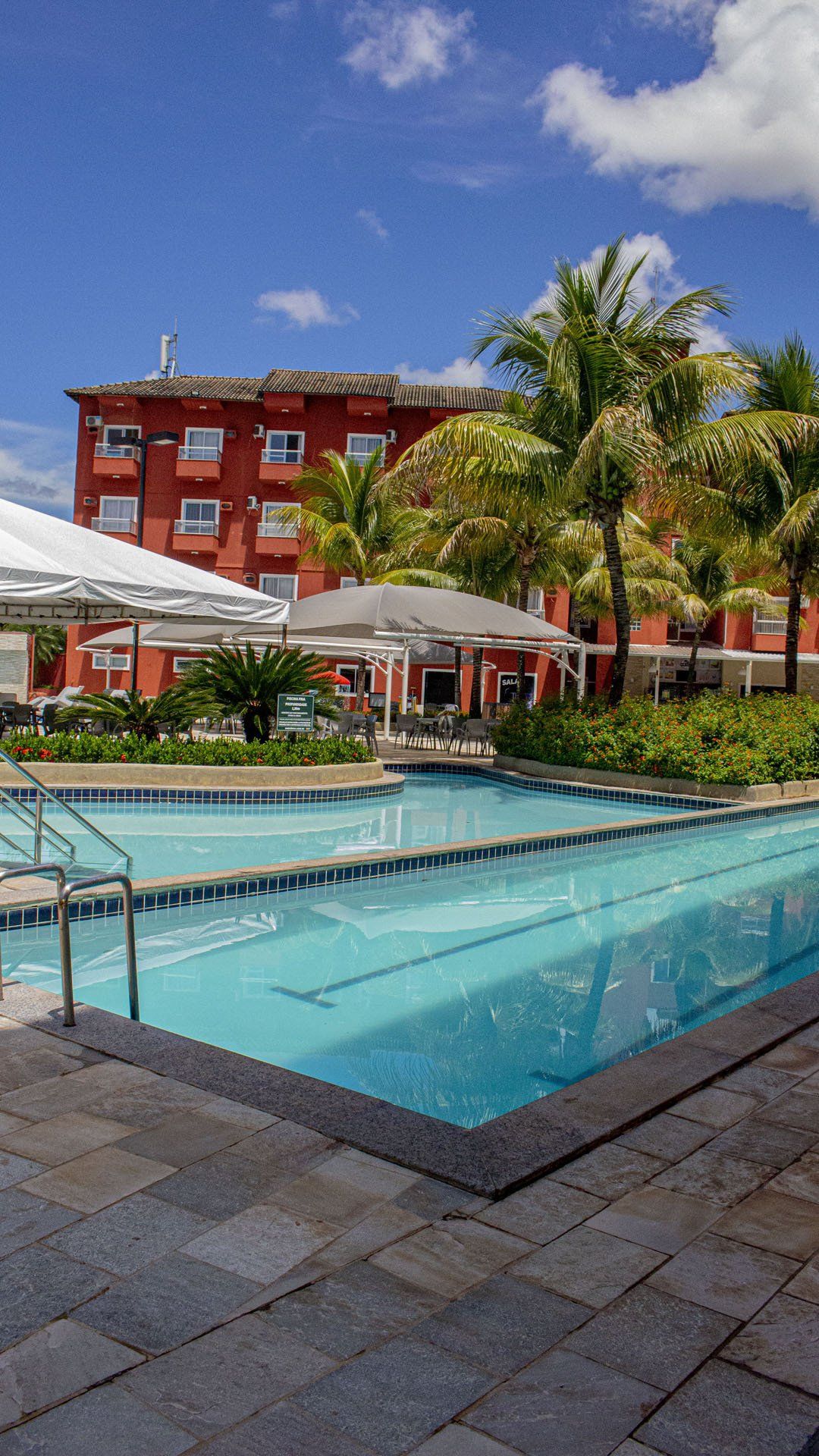 Piscina do hotel