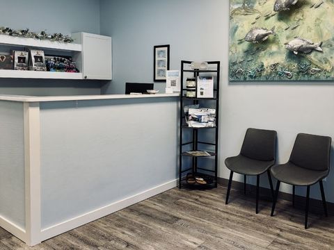 Front office view of Murdock's chiropractor wellness center in Santa Rosa Beach FL.