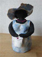 Dikke Dame met Tasje - Keramiek Kunstwerk