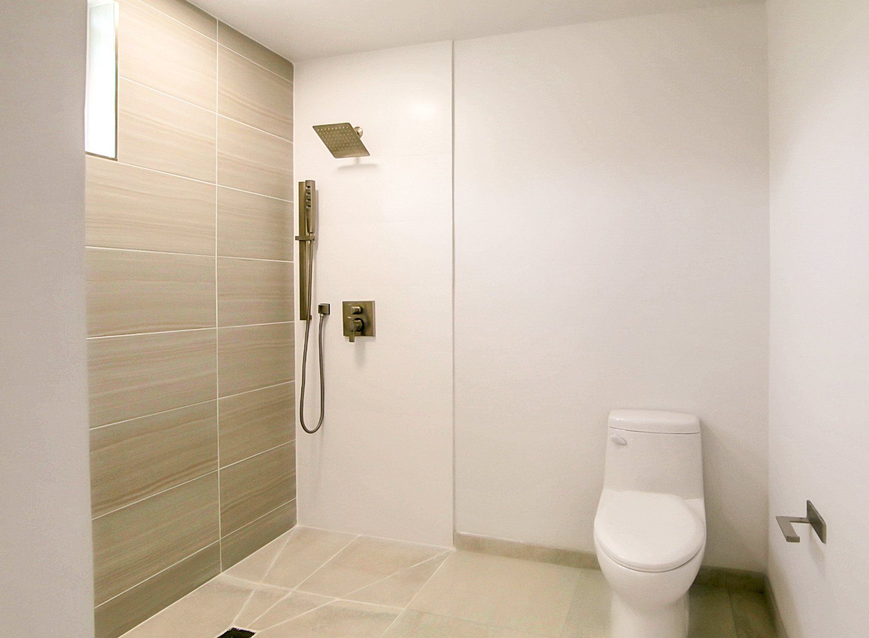 Modern bathroom with high-end finishes