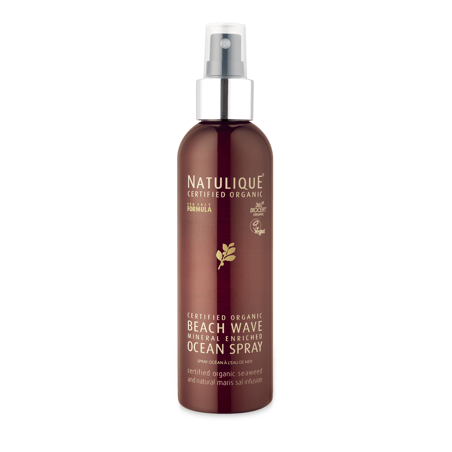 Een fles natulique beach wave ocean spray op een witte achtergrond