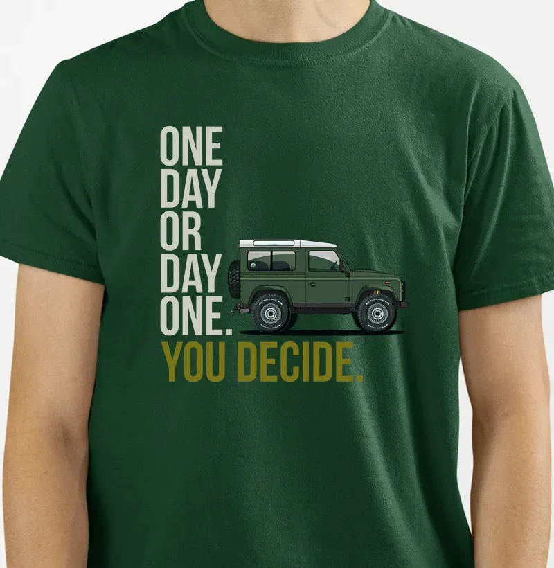 Um homem está vestindo uma camiseta verde que diz um dia ou um dia você decide