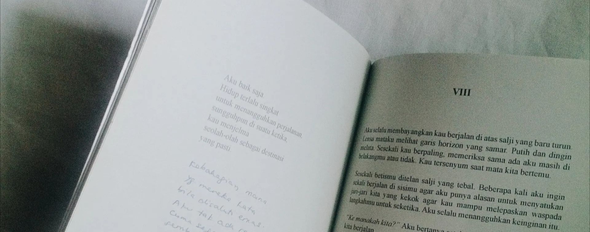 Is it better to read physical books? A close up of an open book on a table.