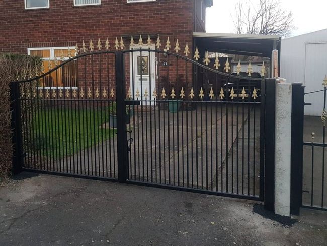 Nottingham Metalworks installed wrought iron driveway gates