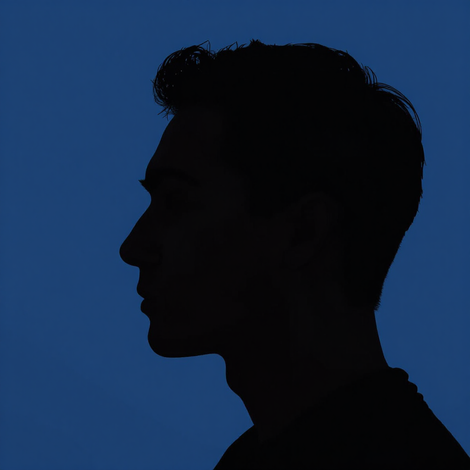 Silhuett av en persons sideprofil mot en blå bakgrunn