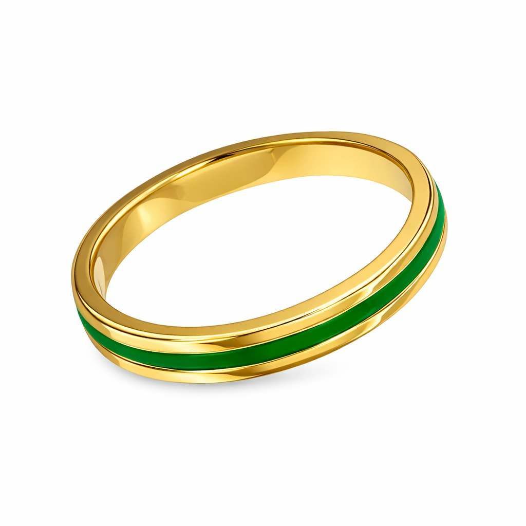 Anello d'oro con striscia verde su sfondo bianco