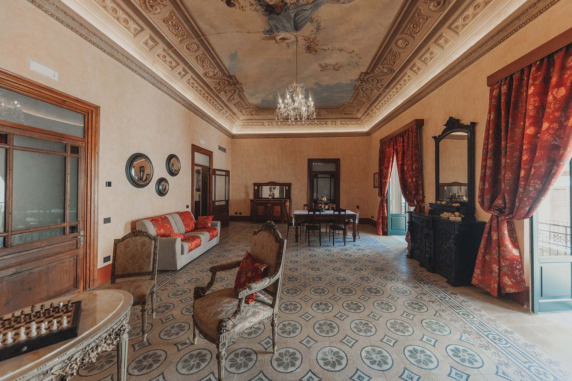 panoramica destra salone
