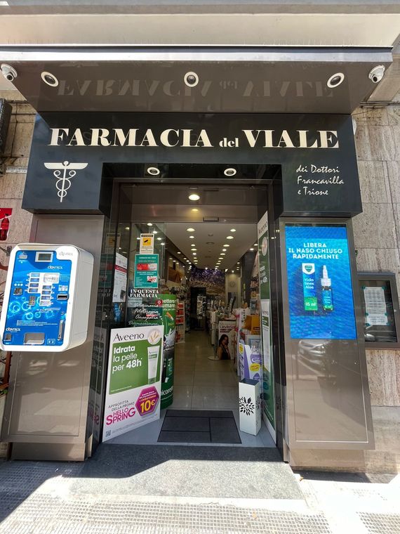 insegna luminosa farmacia del viale