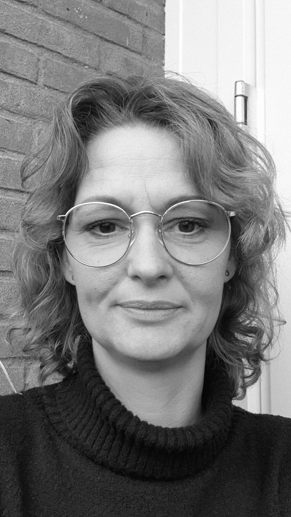 Angelique Stello, administratie contactpersoon Stello Technical service bv