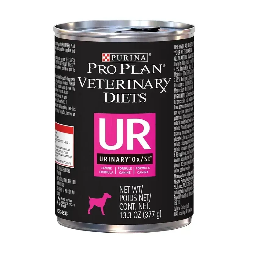 Lata de alimento urinario para perros Purina Pro Plan UR. Etiqueta negra y rosa.
