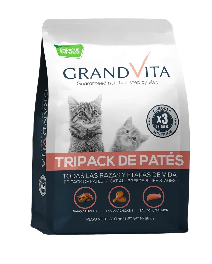 Bolsa de comida para gatos Grand Vita: Contiene tres paquetes de patés. Presenta gatos en la parte frontal.