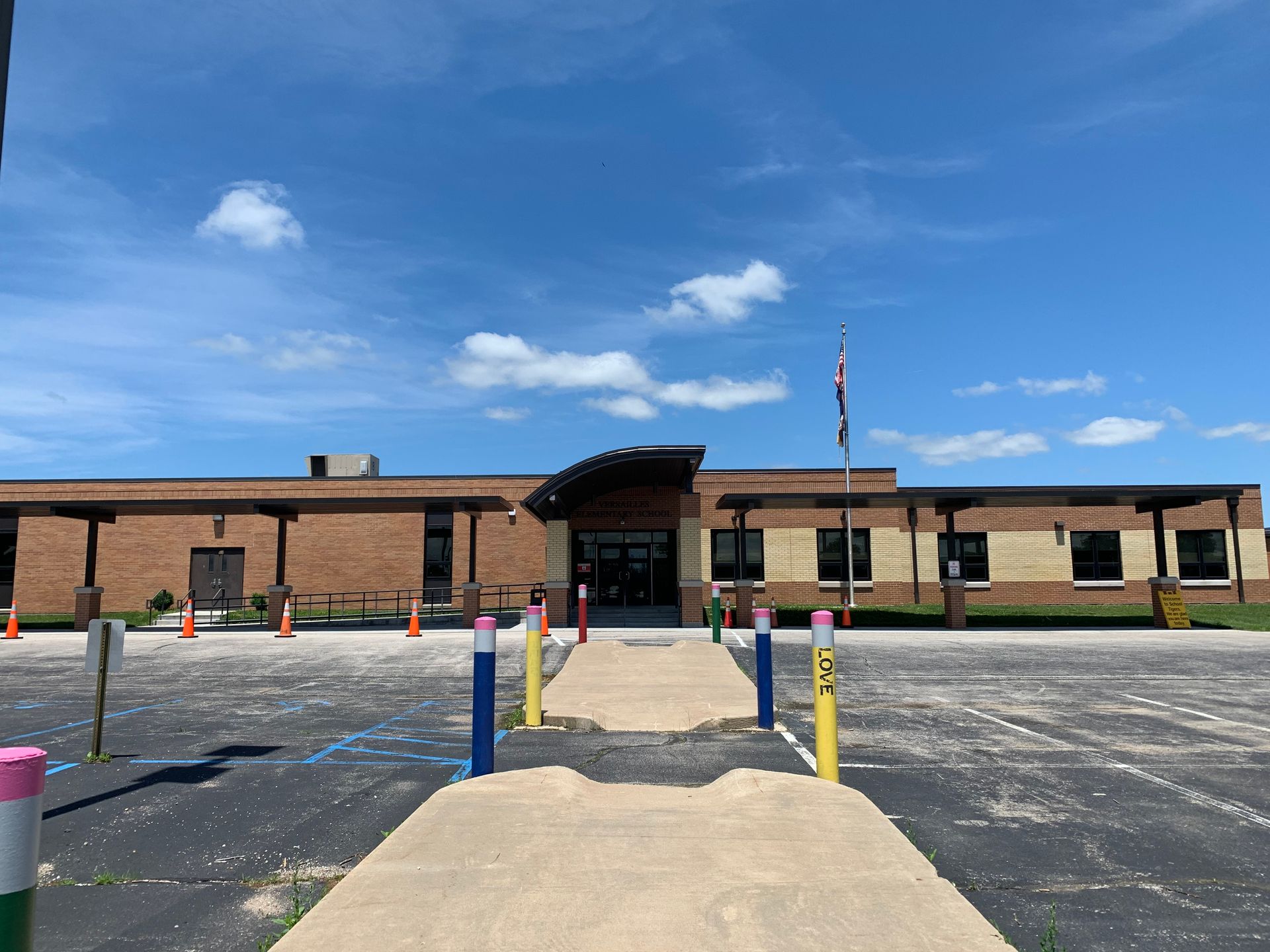 VERSAILLES ELEMENTARY SCHOOL