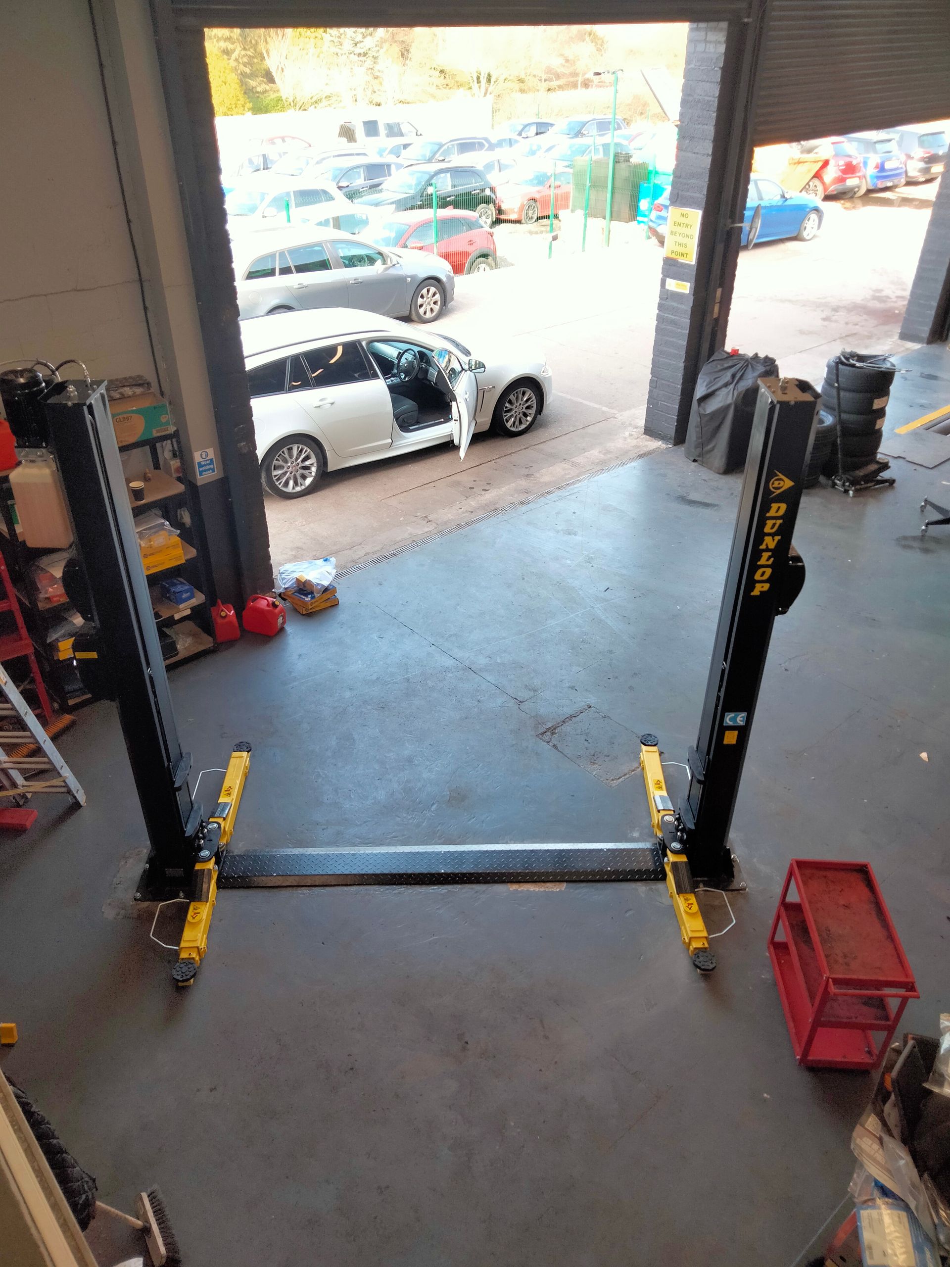 Dunlop 2 Post Lift