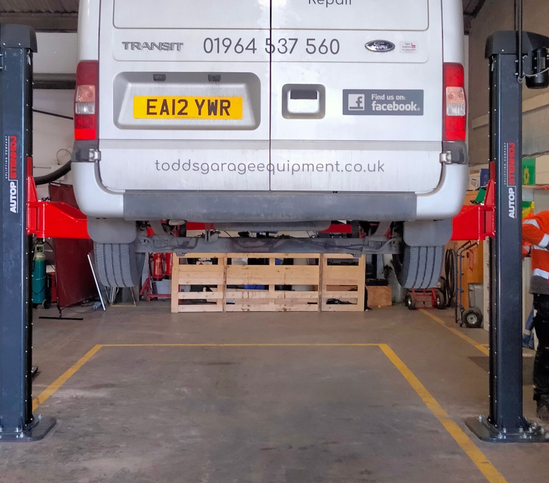 AUTOPSTENHOJ Maestro 2.50 Two Post Lift LWB