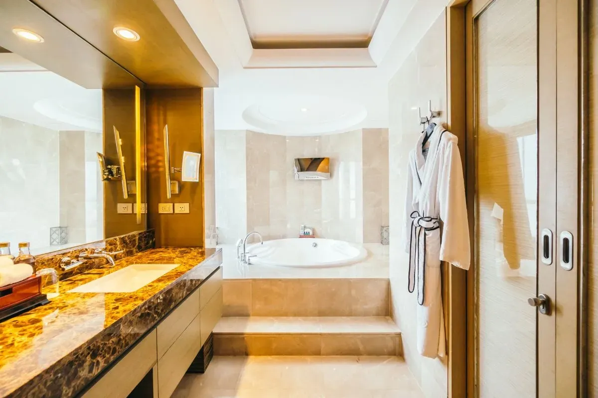 Bathroom Renovation Contractors vs General Remodelers