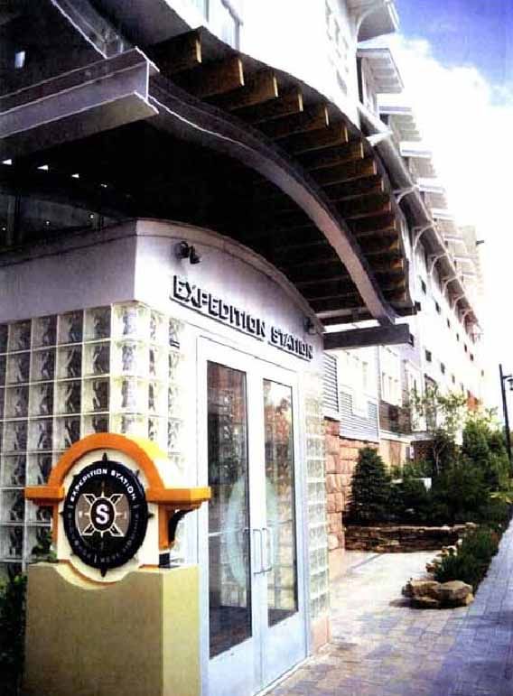 A building with the word expedition on it